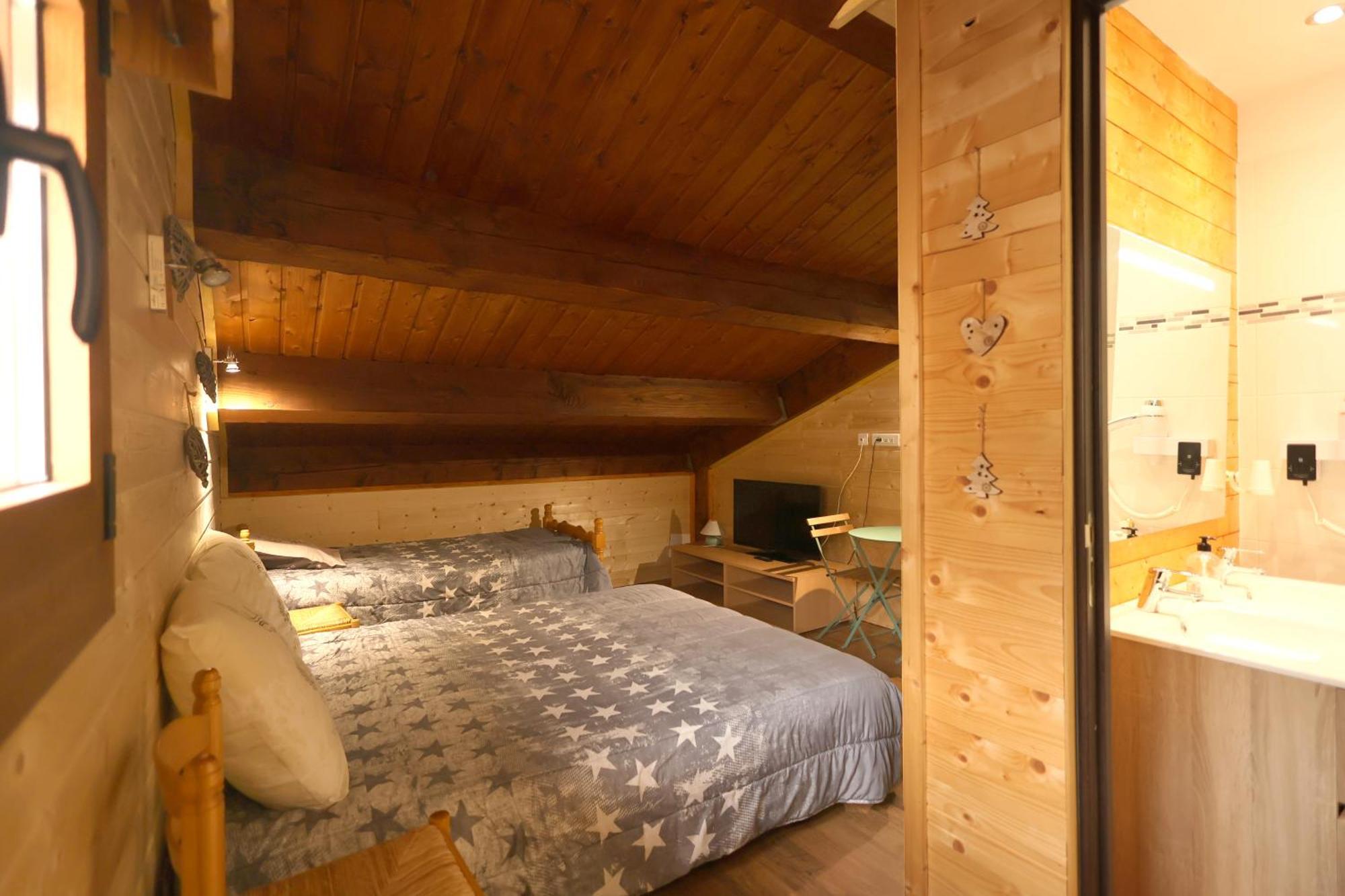 Chez Maguy Chambres D'Hotes Et Appartements Les Angles  Room photo